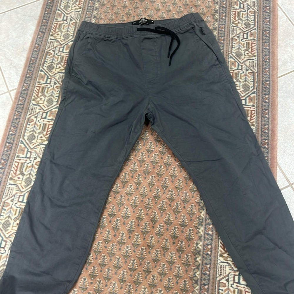 Hollister joggers